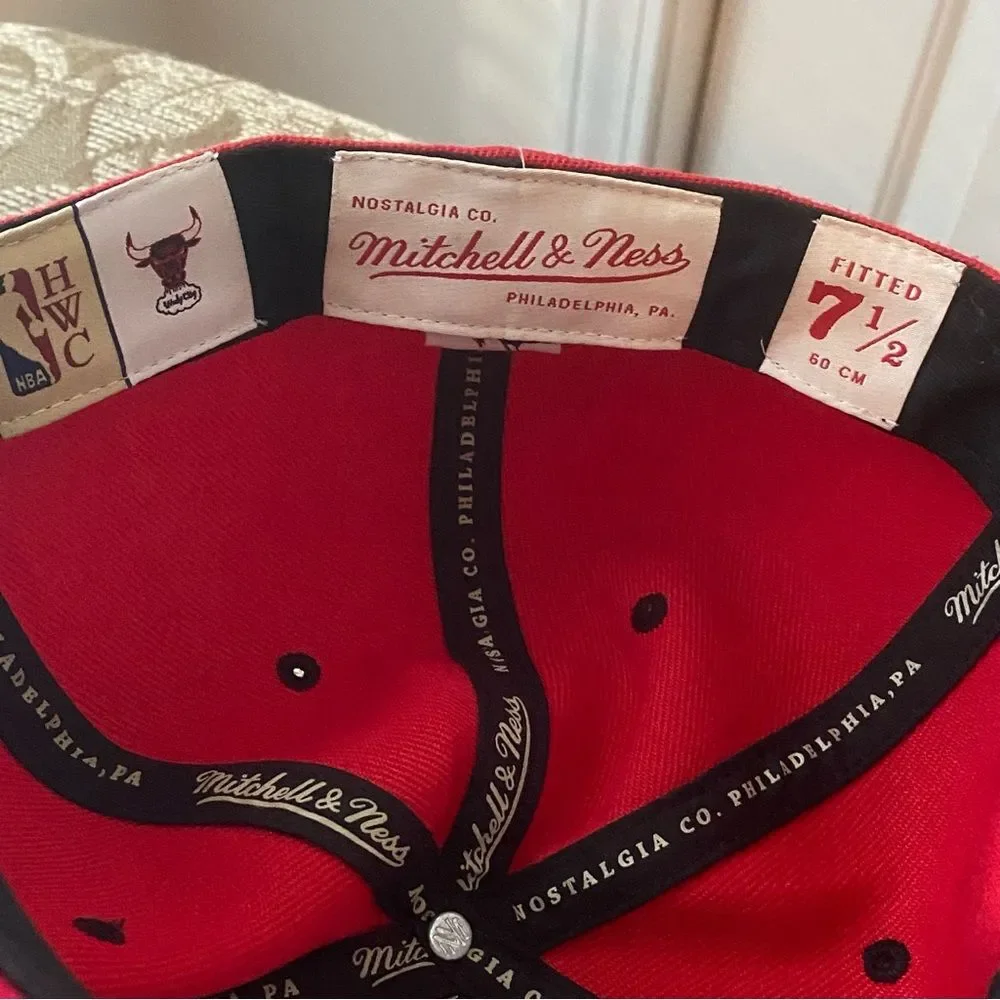NBA Chicago Bulls Reloaded Mitchell & Ness Dynasty Red Black Cap Hat 7 1/2